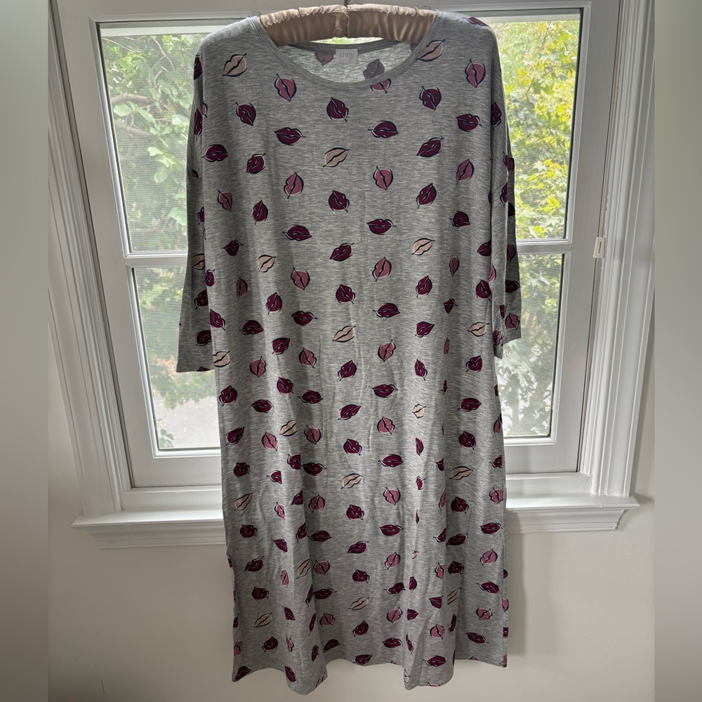 Mey Germany Lip Print Nightgown XL / EU 44 Grey Long Sleeve NWT
